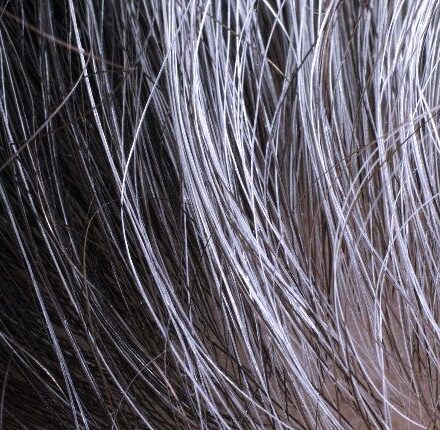 Dix idées reçues sur les cheveux blancs