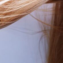 La rose essentielle: Des nœuds dans les cheveux, que faire ?