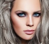 Coloration : faut-il craquer pour le charcoal hair ?